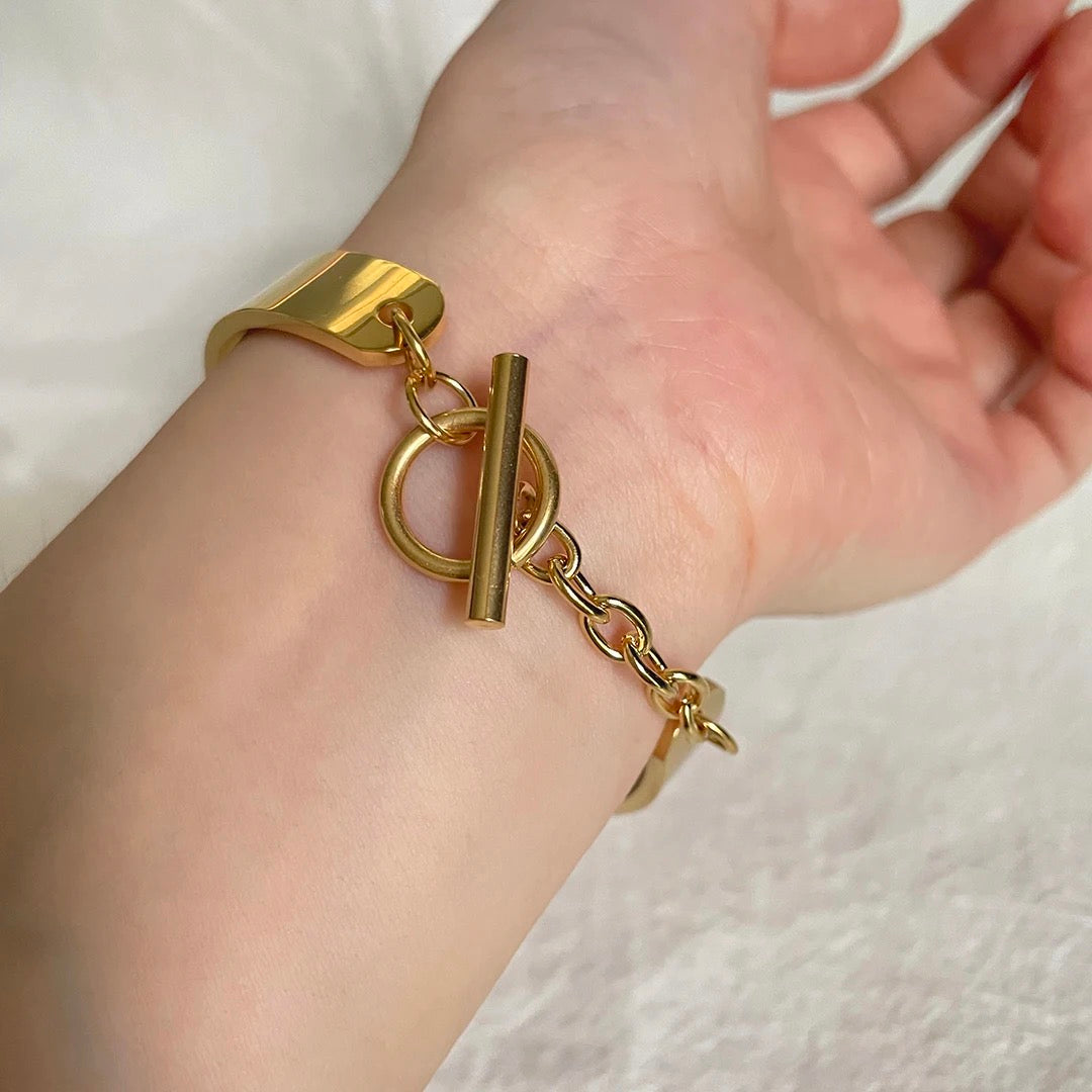 Gold Toggle Clasp Bracelet